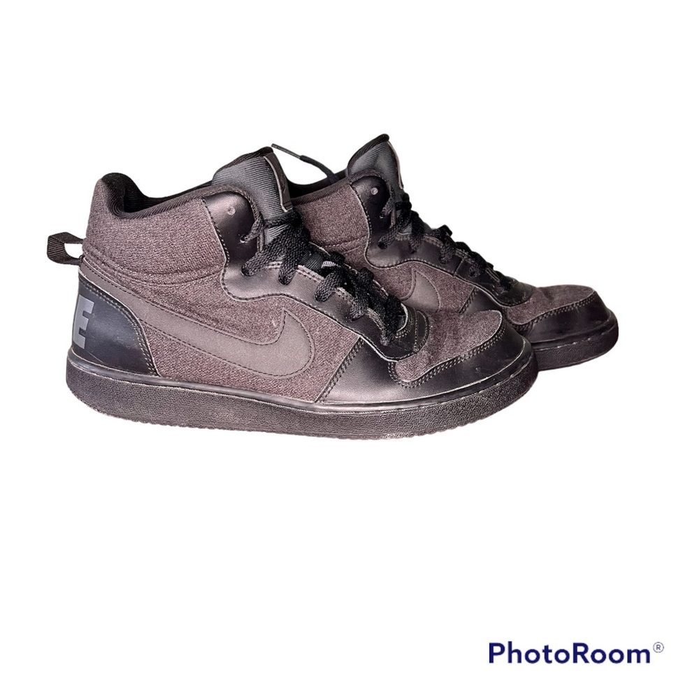 Nike Boys Court Borough Mid Black Basketball Shoes Sneakers Size 7Y